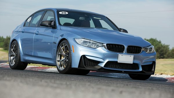 Dois-je désactiver le contrôle de traction dans certaines conditions ?